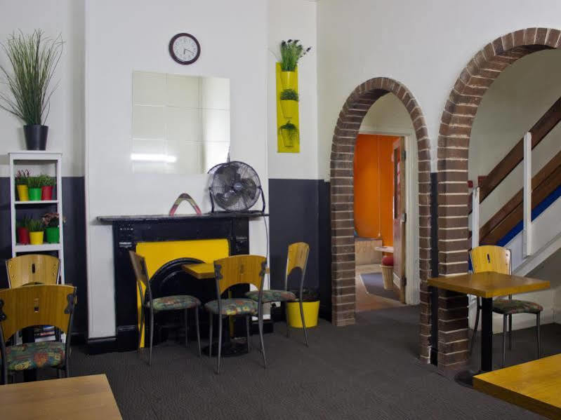 Adelaide Travellers Inn Backpackers Hostel Ngoại thất bức ảnh